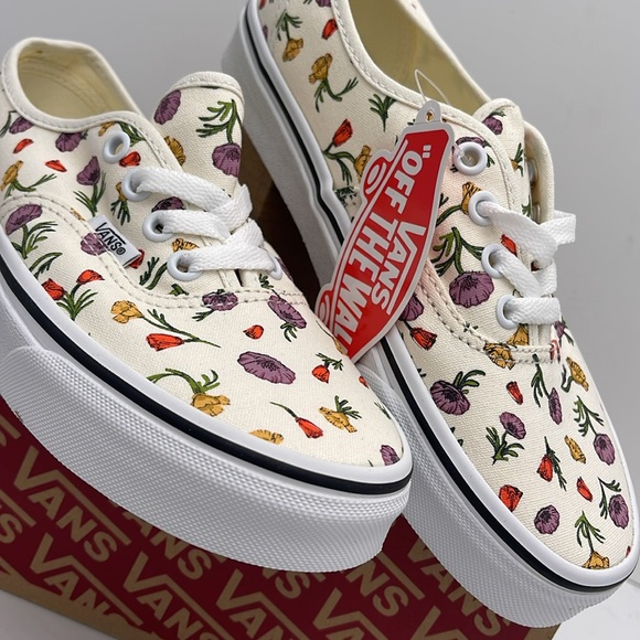 Vans WMNS Authentic Poppy Floral Cream
VN0A5JMPCRM Sneakers - Picture 6 of 16